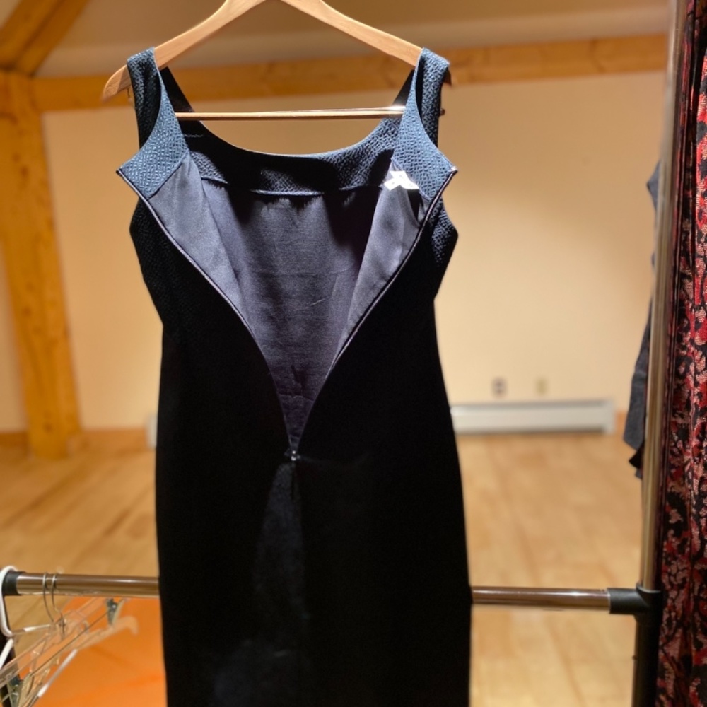 Armani perfect simple black sheath - Picture 5 of 5